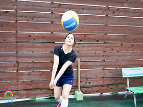 息子のイジメが原因で同僚のママ友からの陰湿いじめが日常化したママさんバレー主婦 痴辱しごき調教！！花宮レイ　サンプル画像03